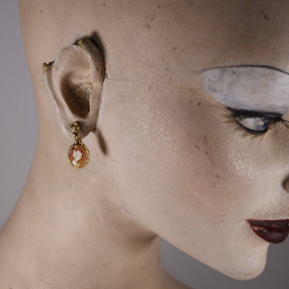 Tiny cameo earrings, vintage hand carved cameo jewelry clip back earrings, - Picture 2 of 10